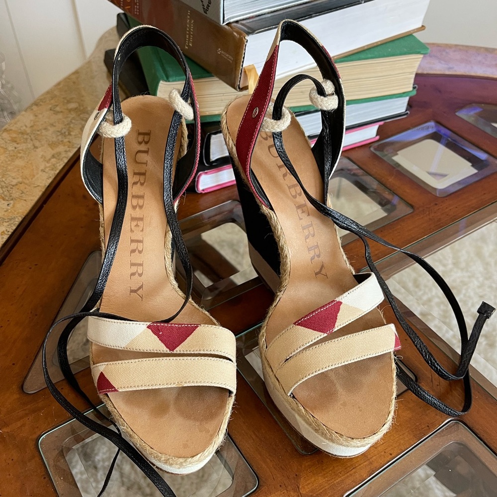 Burberry wedge sandals with leather ankle ties💕